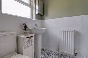 Master Bedroom En-Suite- click for photo gallery